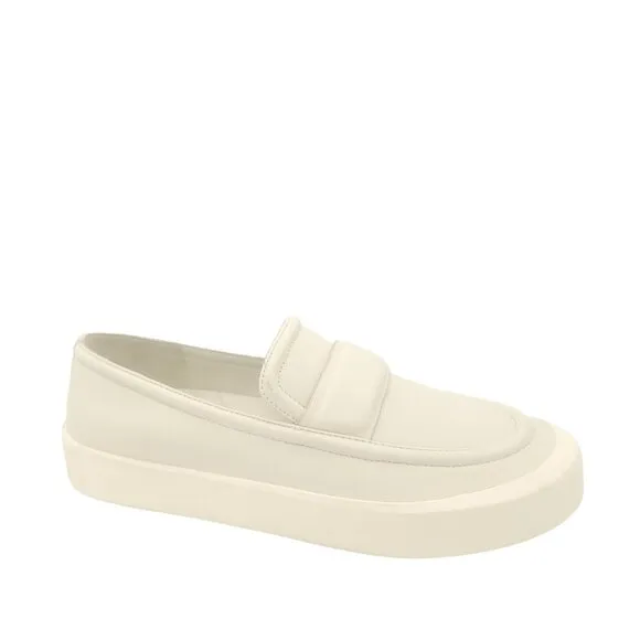 NEW Vince Ghita Slip On Loafer Sneakers Womens 9 Designer Chic Comfort Casual