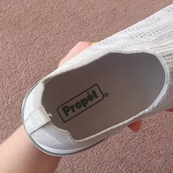 NEW with Box size 9 Wide Propet Grey Sneakers Comfort shoes