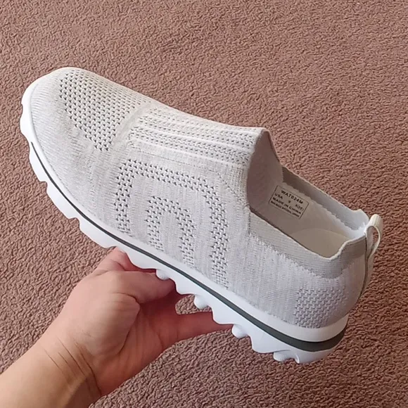 NEW with Box size 9 Wide Propet Grey Sneakers Comfort shoes