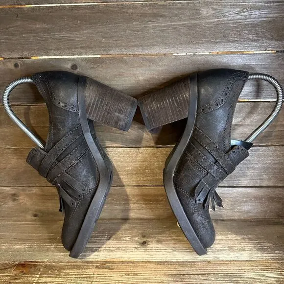 New Womens Born Hazel Distress Brown Leather Heeled Ankle Booties Shoes Size 8.5