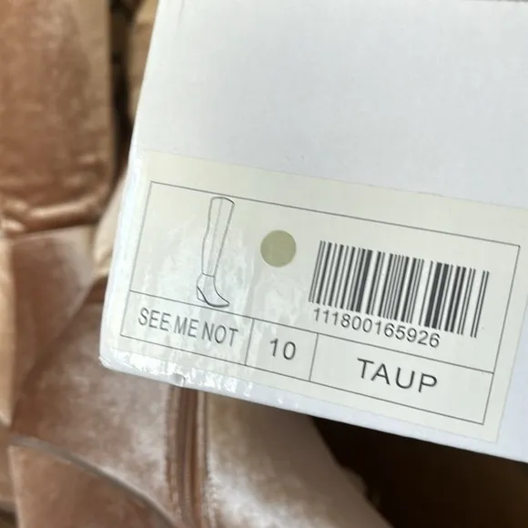 New women’s Sz 10 solid pointed toe over the knee taupe stunning stylish boots