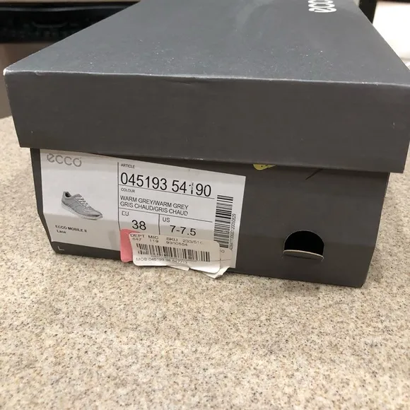 New/never worn Ecco women’s shoes. Size 7-7.5.