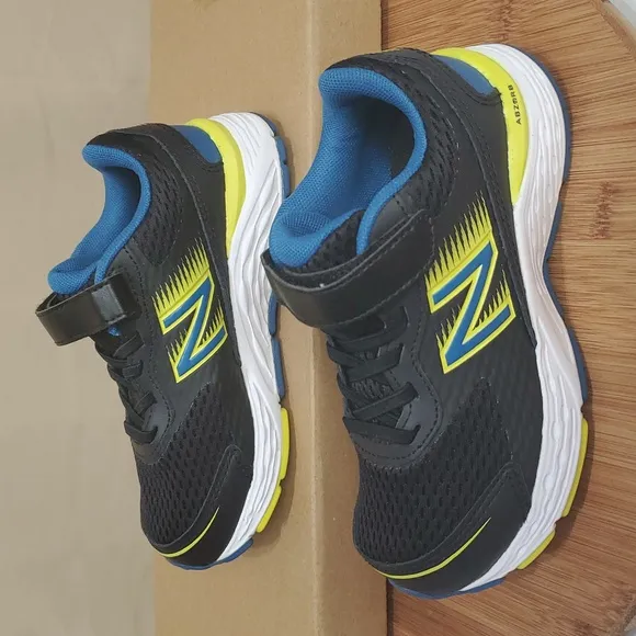 NIB 13 X-Wide Little Boys, 680 V6 Velcro Hook &amp; Loop Running Shoe by New Balance