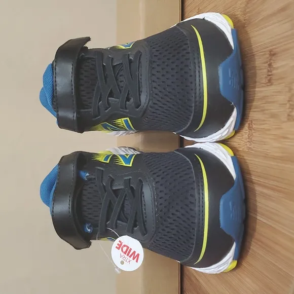 NIB 13 X-Wide Little Boys, 680 V6 Velcro Hook &amp; Loop Running Shoe by New Balance
