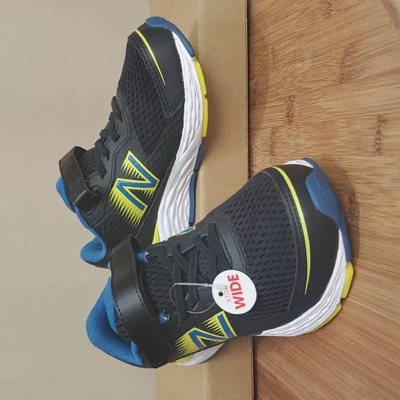 NIB 13 X-Wide Little Boys, 680 V6 Velcro Hook &amp; Loop Running Shoe by New Balance