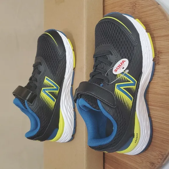 NIB 13 X-Wide Little Boys, 680 V6 Velcro Hook &amp; Loop Running Shoe by New Balance
