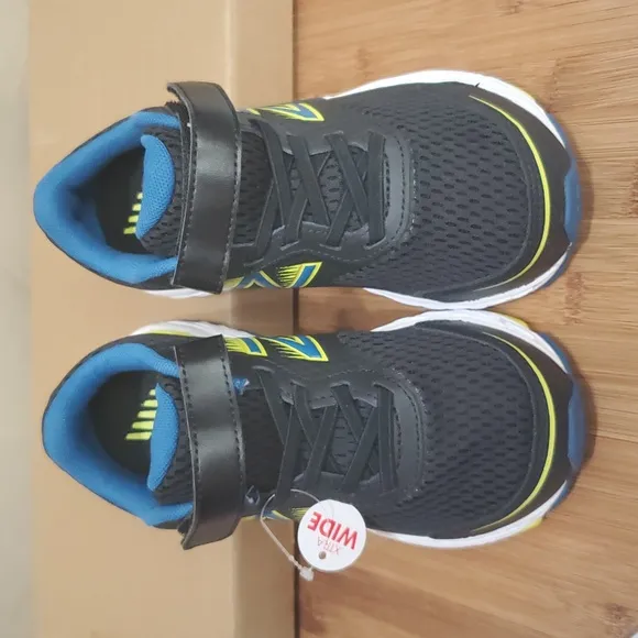 NIB 13 X-Wide Little Boys, 680 V6 Velcro Hook &amp; Loop Running Shoe by New Balance