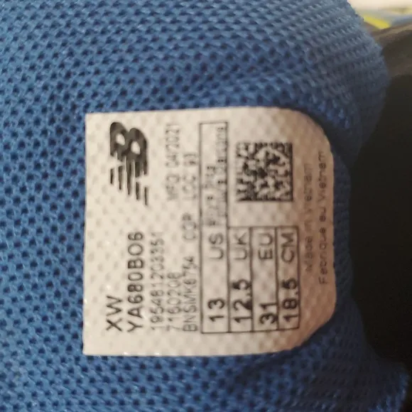 NIB 13 X-Wide Little Boys, 680 V6 Velcro Hook &amp; Loop Running Shoe by New Balance