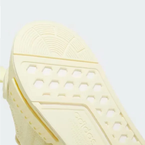 NIB ADIDAS NMD R1 W YELLOW