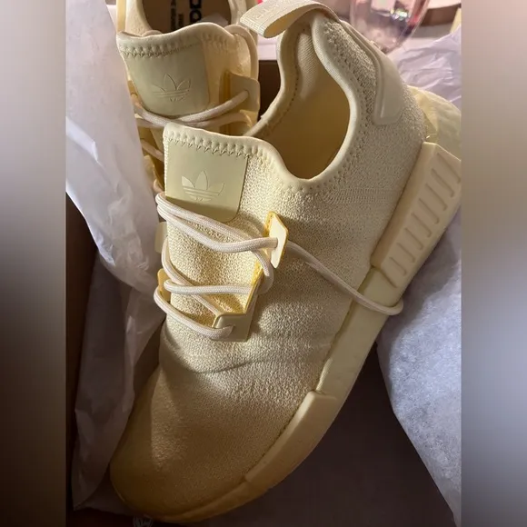 NIB ADIDAS NMD R1 W YELLOW