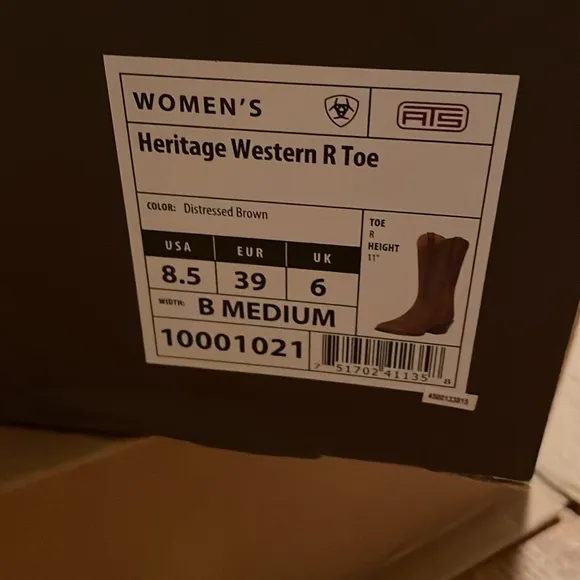 NIB Ariat Women’s R Toe Heritage Western Boot