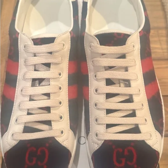 NiB Gucci Ace Sneaker in a Navy &amp; Red Velvet GG w/exaggerated R/B/R Web Detail