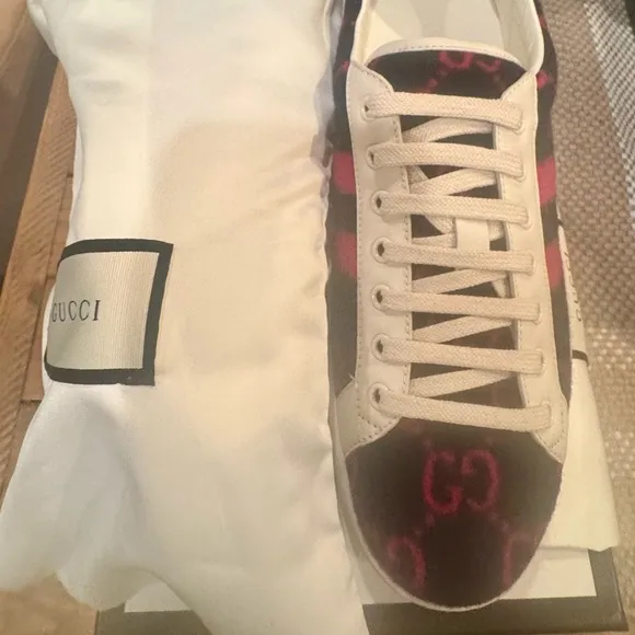 NiB Gucci Ace Sneaker in a Navy &amp; Red Velvet GG w/exaggerated R/B/R Web Detail