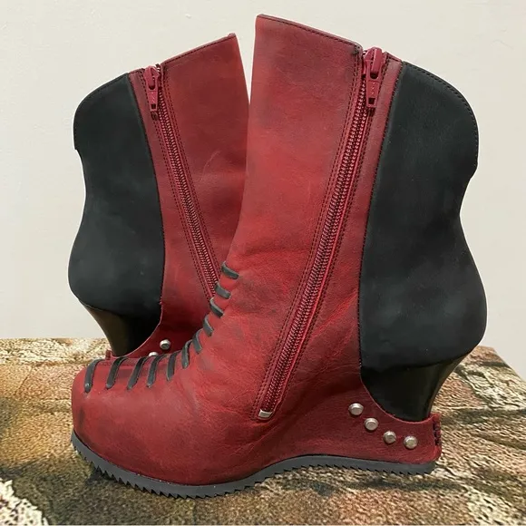 NIB John Fluevog Red Maleika Boots Size 9