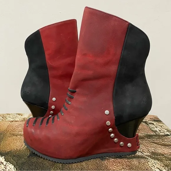 NIB John Fluevog Red Maleika Boots Size 9