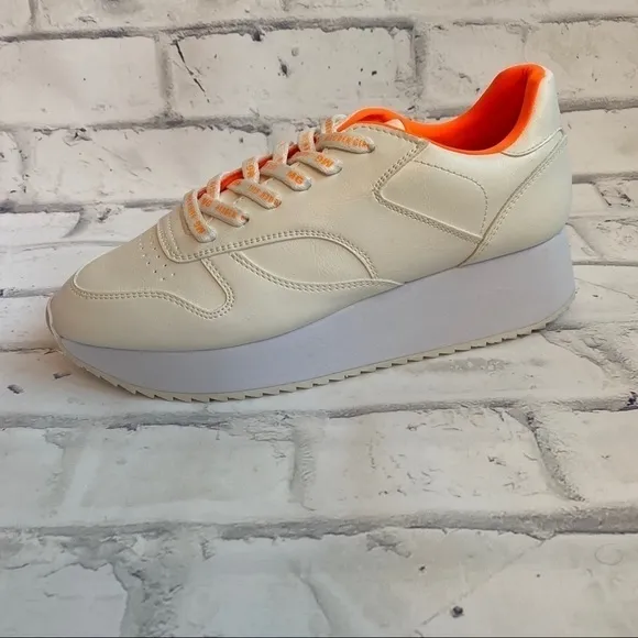 NIB Madden girl Angeles white Paris platform lace up sneakers 8.5 white &amp; orange