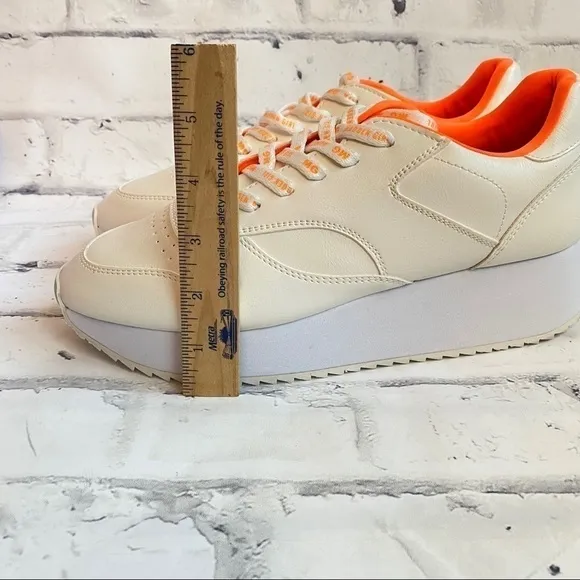 NIB Madden girl Angeles white Paris platform lace up sneakers 8.5 white &amp; orange
