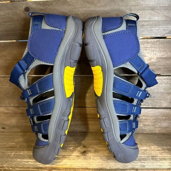 NIB New Big Kids‎ Keen Newport H2 Blue Strappy Outdoor Shoes Sandals Size 6 Y