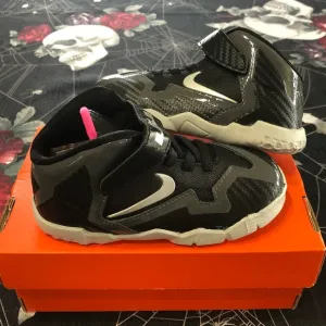 NIB RARE NIKE LEBRON JAMES XI TD TODDLER SHOES 8c