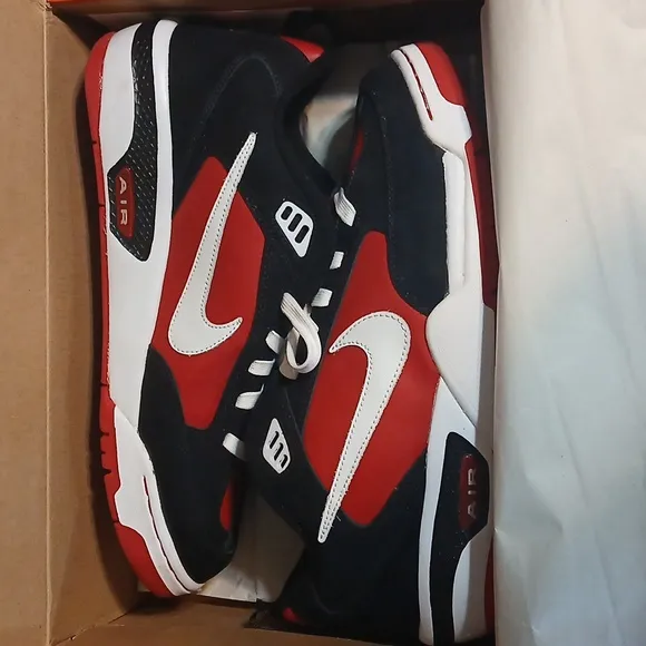 Nike Air Cringe( 2004 Rare!) BRAND NEW NEVER TRIED ON! Mens Size-13