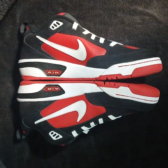 Nike Air Cringe( 2004 Rare!) BRAND NEW NEVER TRIED ON! Mens Size-13