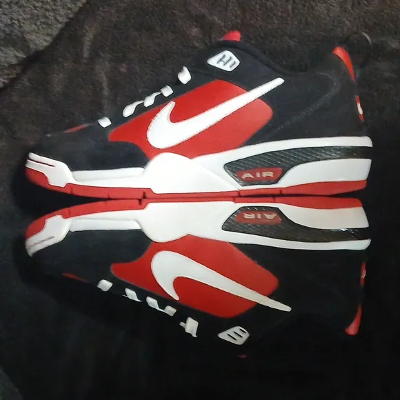 Nike Air Cringe( 2004 Rare!) BRAND NEW NEVER TRIED ON! Mens Size-13