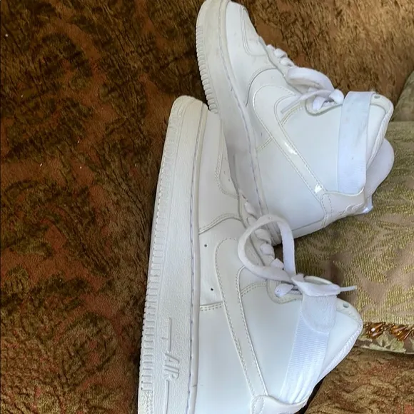 Nike Air Force 1 High-Top Sneakers boy’s size 5 or women’s size 6.5