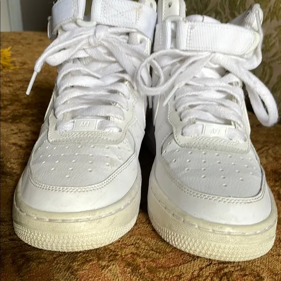 Nike Air Force 1 High-Top Sneakers boy’s size 5 or women’s size 6.5