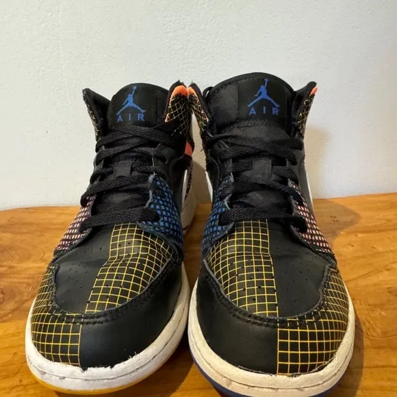 Nike Air Jordan 1 MID Youth Size 3.5Y Colourful GriSchool Sneakers Sho