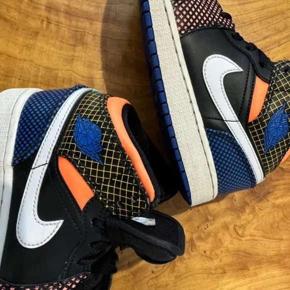 Nike Air Jordan 1 MID Youth Size 3.5Y Colourful GriSchool Sneakers Sho
