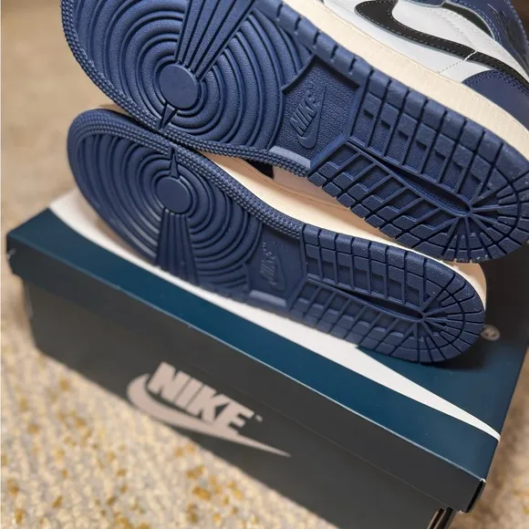 Nike Air Jordan 1 Retro High OG - Navy and White