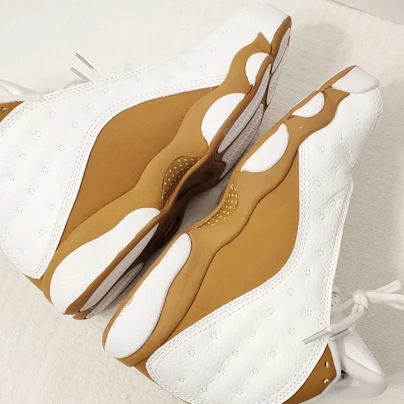 Nike Air Jordan 13 Retro 2016 Wheat White Women's Size 7 Lace Up High Top