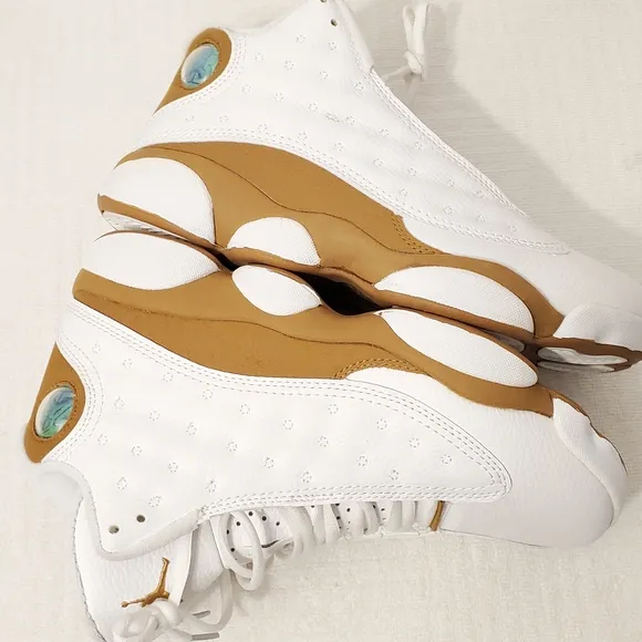 Nike Air Jordan 13 Retro 2016 Wheat White Women's Size 7 Lace Up High Top