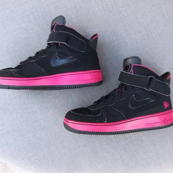 nike air jordan 343058-001 vivid pink size 7Y