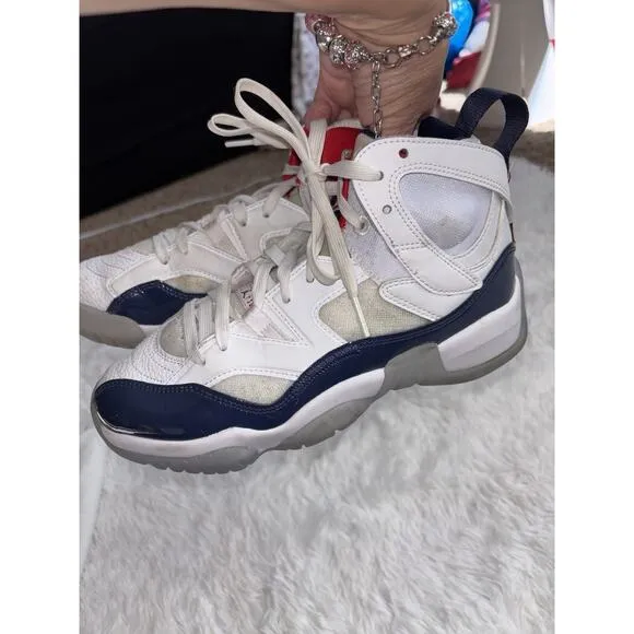Nike Air Jordan Boys Sz. 4.5 Classic “ Jumpman” High Top Sneaker. Fantastic Pair