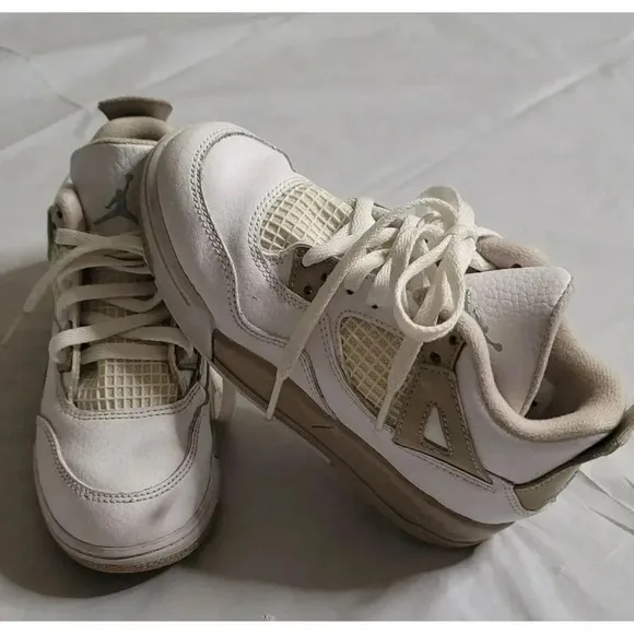 Nike Air Jordan size 12c Boys youth sneakers athletic Retro 4 White And Cream