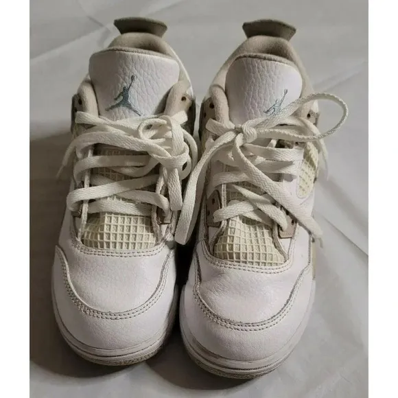 Nike Air Jordan size 12c Boys youth sneakers athletic Retro 4 White And Cream