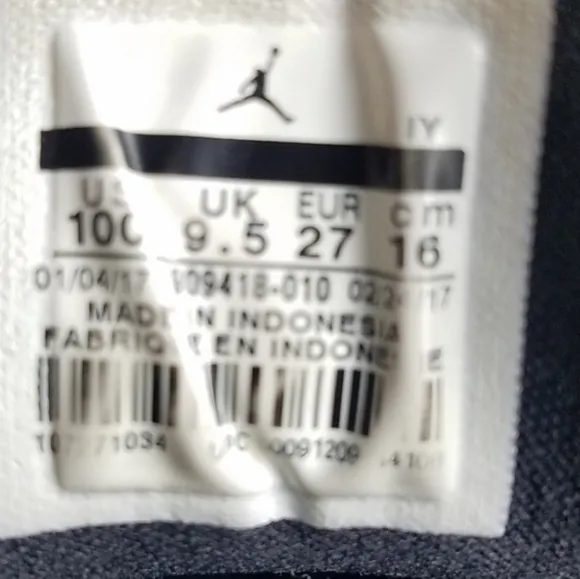 NIKE Air Jordans Black high top sneakers size 10