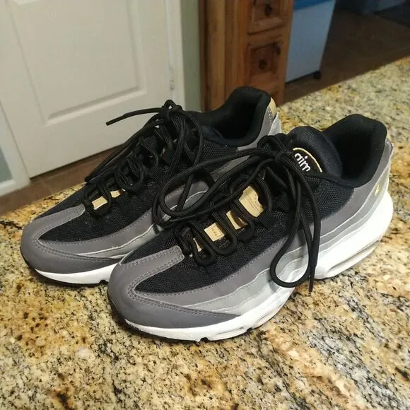 Nike Air Max 95 Youth 6.5 Recraft Running Sneakers Black Mesh CJ3906-007 Running