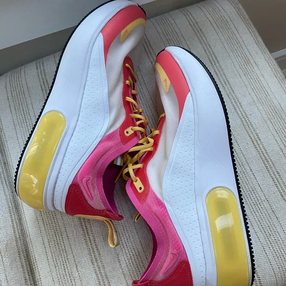 Nike Air Max Dia SE sneakers