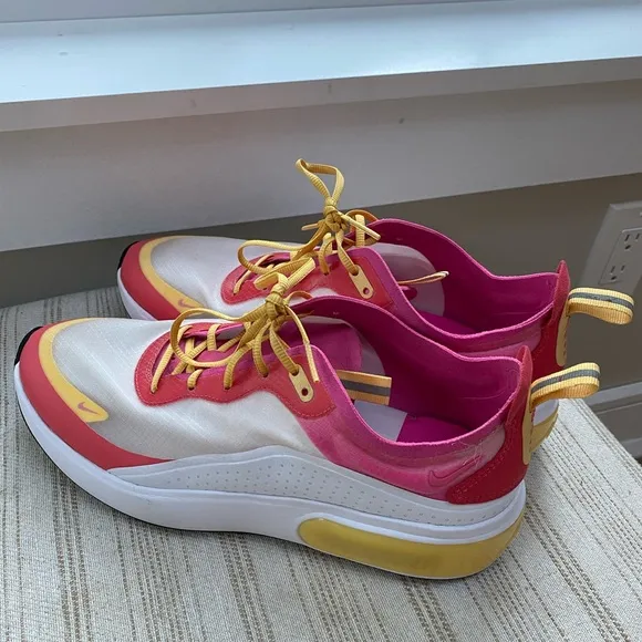 Nike Air Max Dia SE sneakers