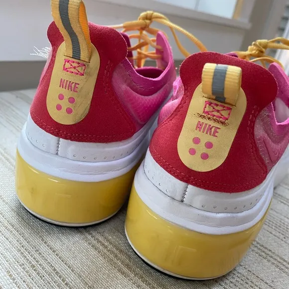 Nike Air Max Dia SE sneakers
