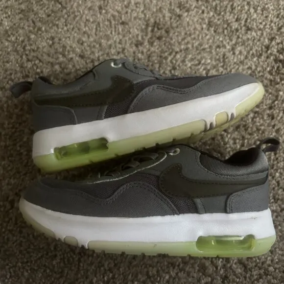 Nike Air Max Motif Size 11.5 Child
