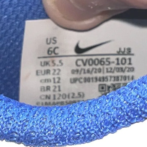 Nike air max toggle sneakers infants 6C slip on style. New without tag.