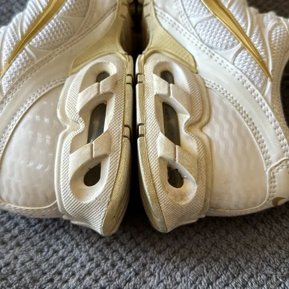 Nike Air Max Torch 4 White Gold Running Shoes Size 9 Women’s CZ376-100