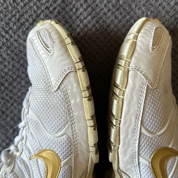 Nike Air Max Torch 4 White Gold Running Shoes Size 9 Women’s CZ376-100