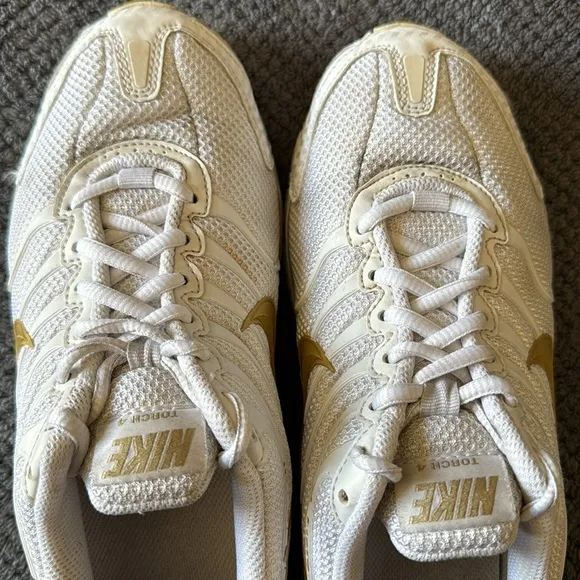 Nike Air Max Torch 4 White Gold Running Shoes Size 9 Women’s CZ376-100