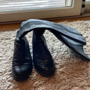𝅺Nike Air Woman’s Black Leather Boots