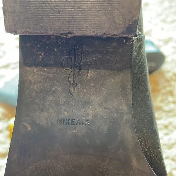 𝅺Nike Air Woman’s Black Leather Boots