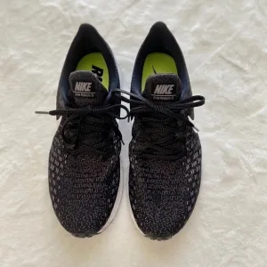 Nike Air Zoom Pegasus 35 Running Shoes